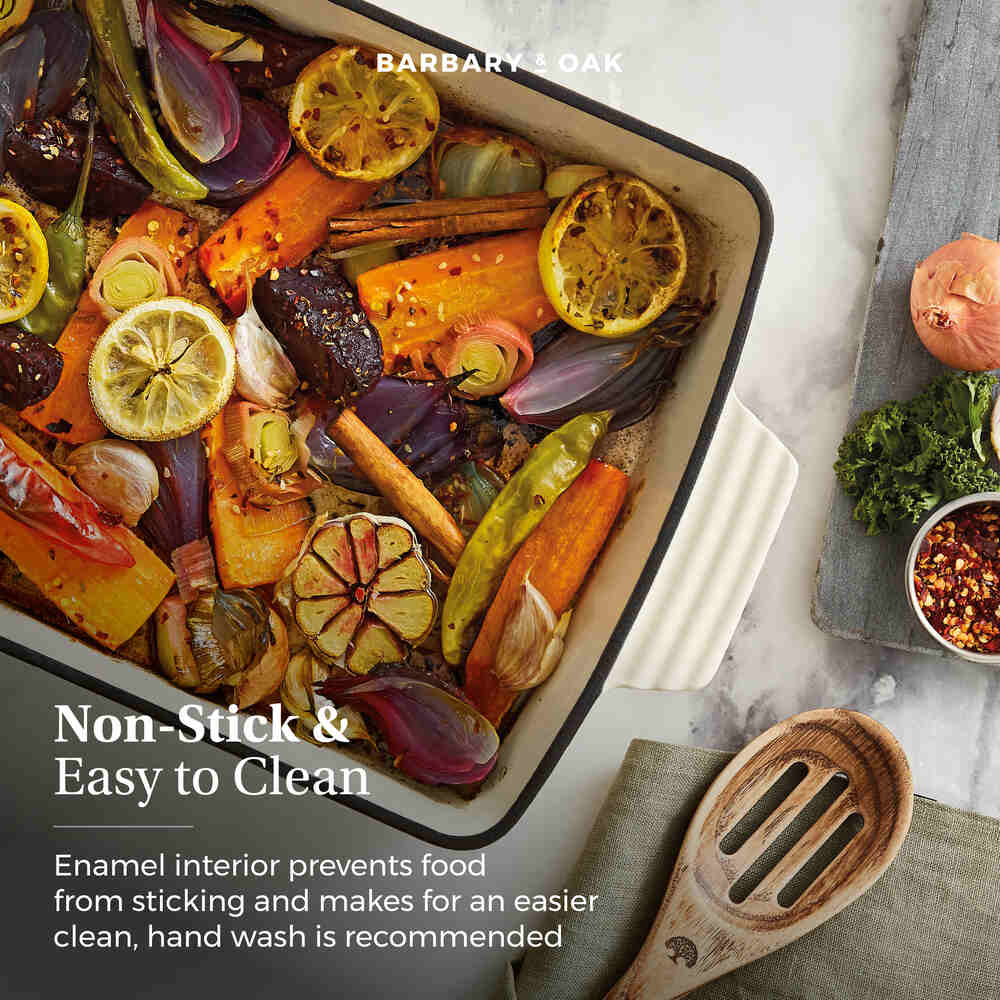 Barbary & Oak Foundry 39cm Cast Iron Roaster - Cream