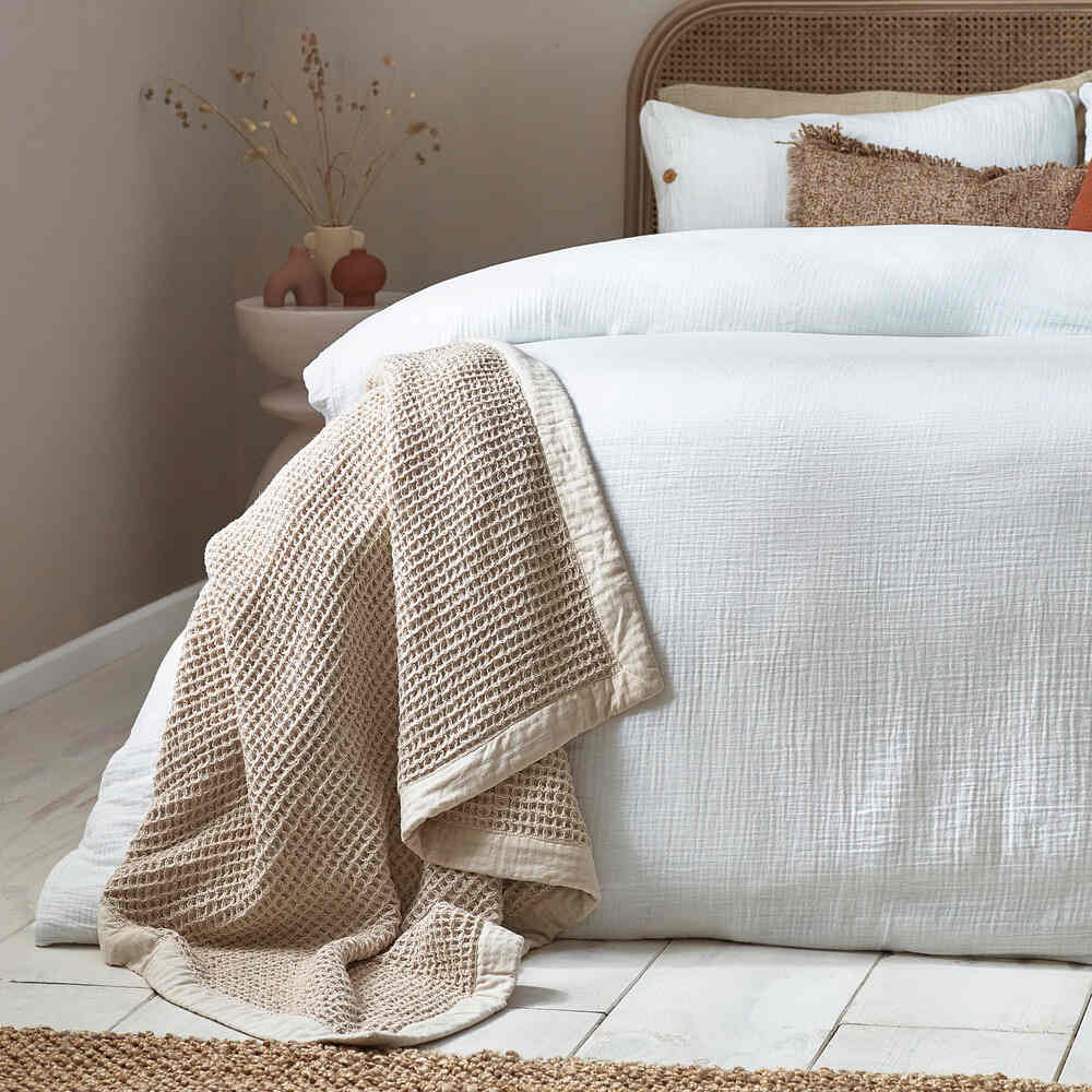 Soft Crepe Lark Duvet Cover Set - White